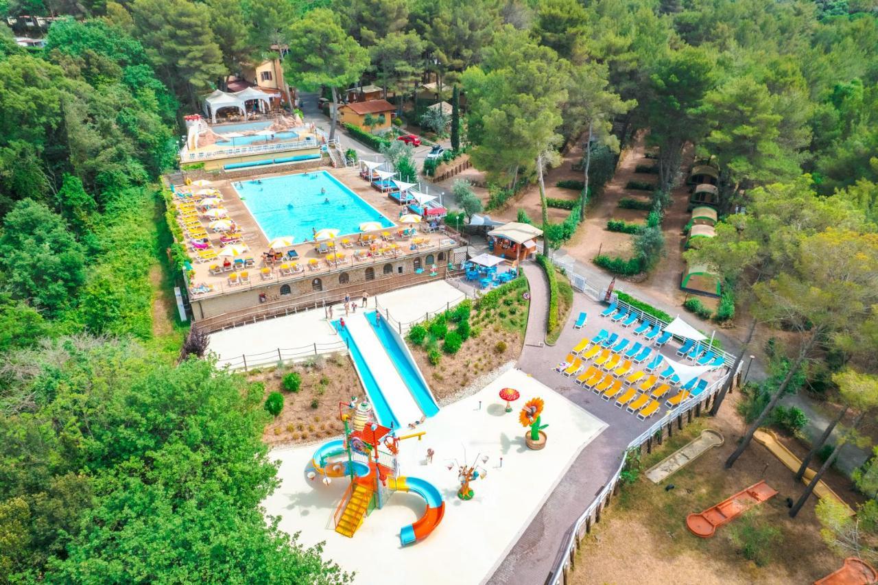Le Pianacce Camping Village กัสตาลเญโต การ์ดุชชี ภายนอก รูปภาพ