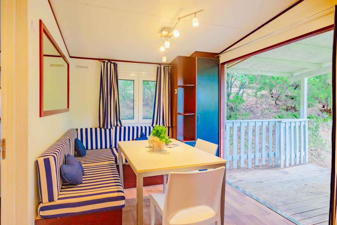 Le Pianacce Camping Village กัสตาลเญโต การ์ดุชชี ภายนอก รูปภาพ