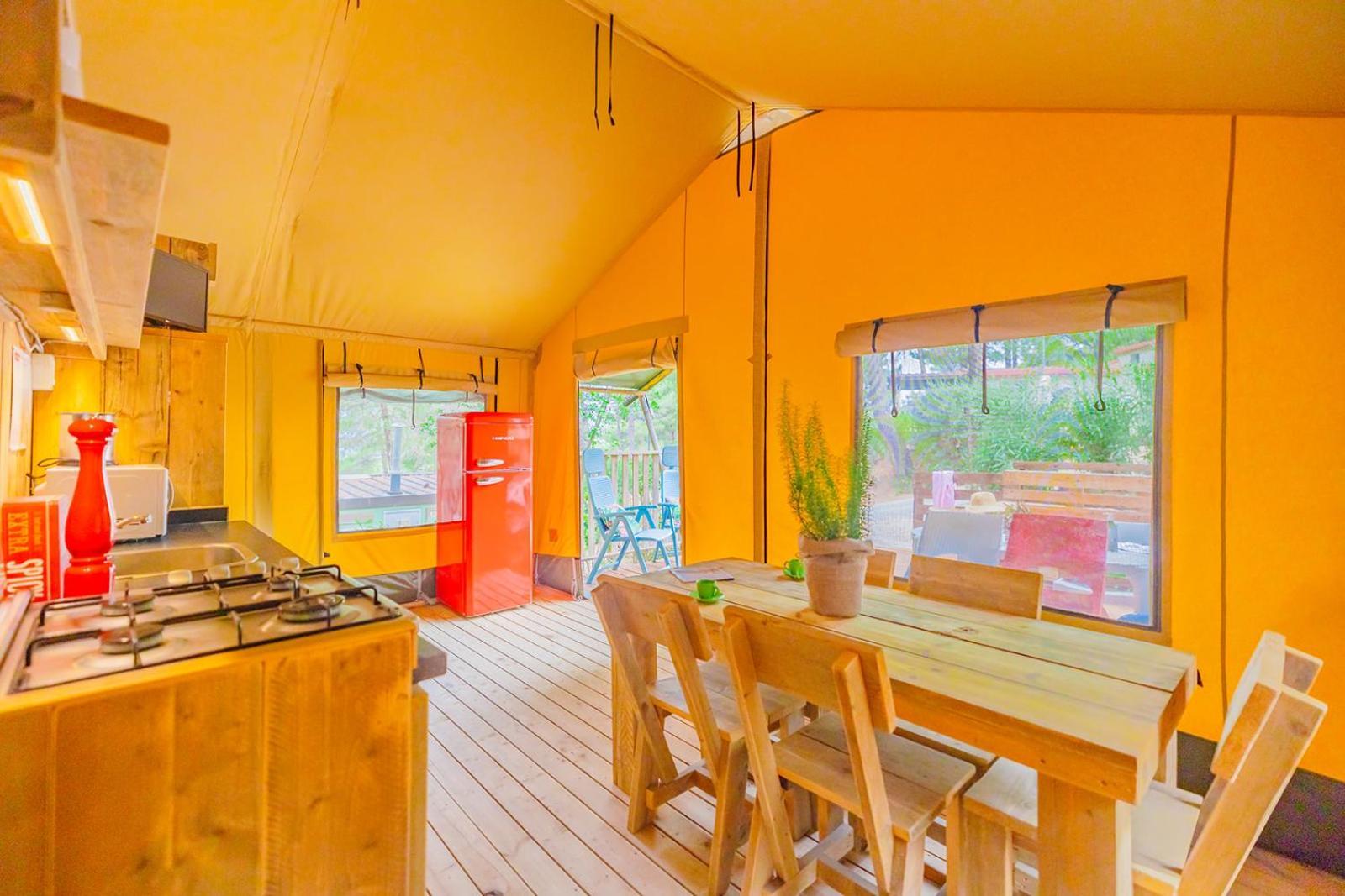 Le Pianacce Camping Village กัสตาลเญโต การ์ดุชชี ภายนอก รูปภาพ